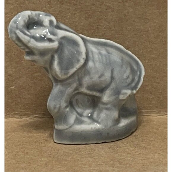 Vintage Wade England Wade Whimsies Gray Elephant Miniature Figurine - Picture 2 of 8